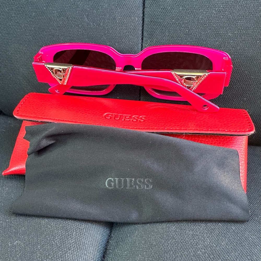 Guess Sunglasses GU7891